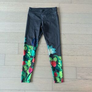 cute floral leggings 
brand pure + good
size small